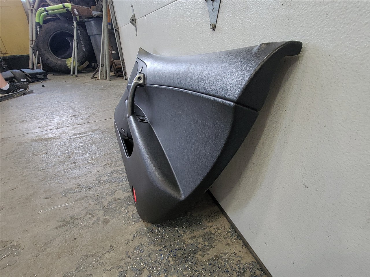 2005 CORVETTE PASSENGER DOOR PANEL TRIM LEATHER BLACK 34117 - image 3
