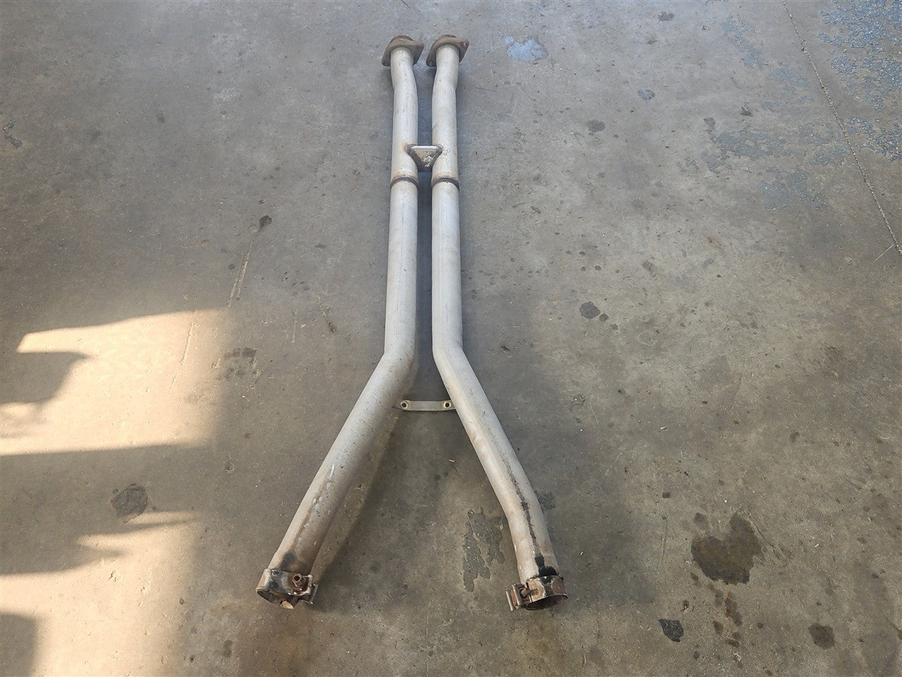 2005 CORVETTE OEM MID EXHAUST WITH H PIPE 52K MILES 34119 - image 1
