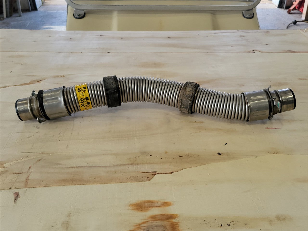 2005 CORVETTE FUEL TANK FEED CROSSOVER PIPE W/INNER HOSES 34123 - image 2