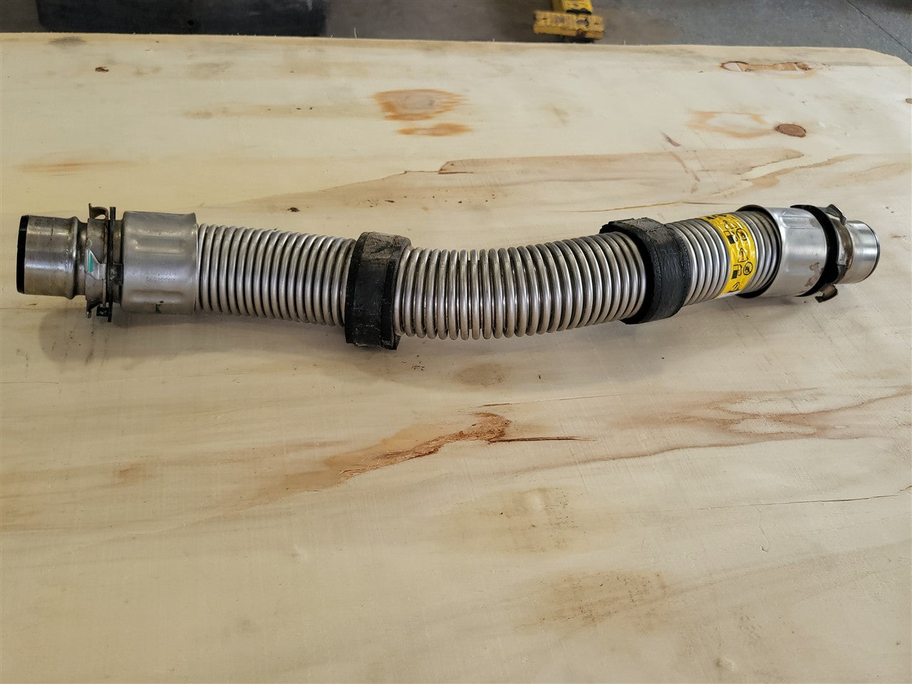 2005 CORVETTE FUEL TANK FEED CROSSOVER PIPE W/INNER HOSES 34123 - image 4