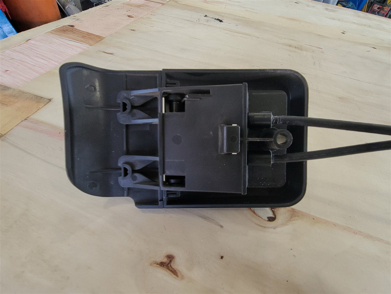 2005 CORVETTE HOOD LATCH PAIR LH RH WITH CABLES & RELEASE HANDLE 34125 - image 11