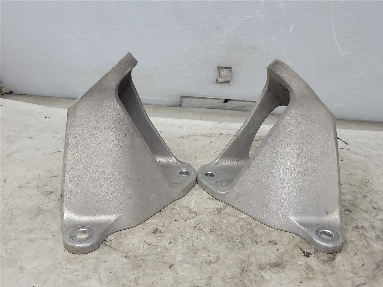 2005 CORVETTE ENGINE MOUNT BRACKETS PAIR LH RH 34126 - image 5