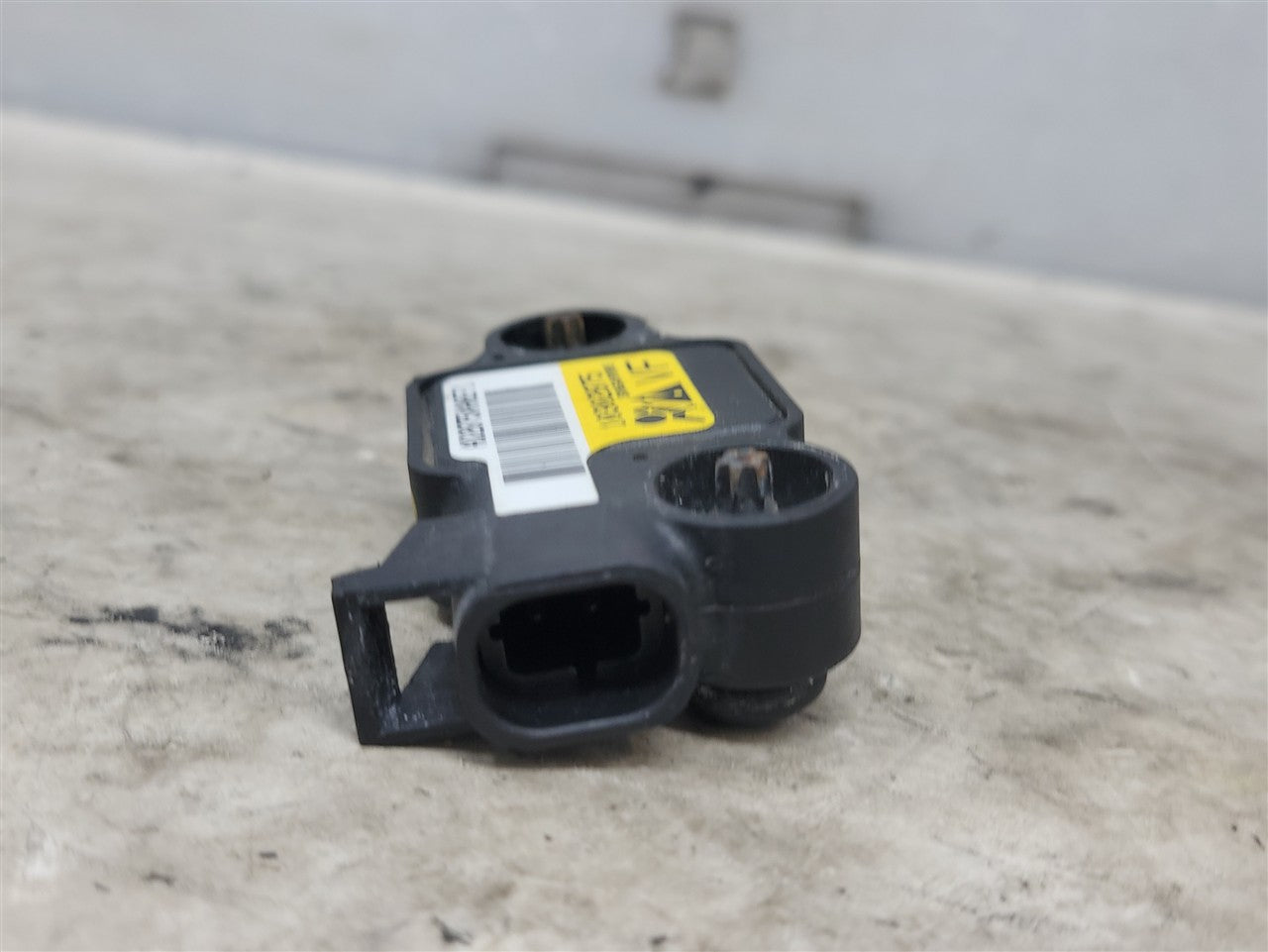 2005 CORVETTE OEM FRONT END CRASH SENSOR 10302875 34135 - image 3