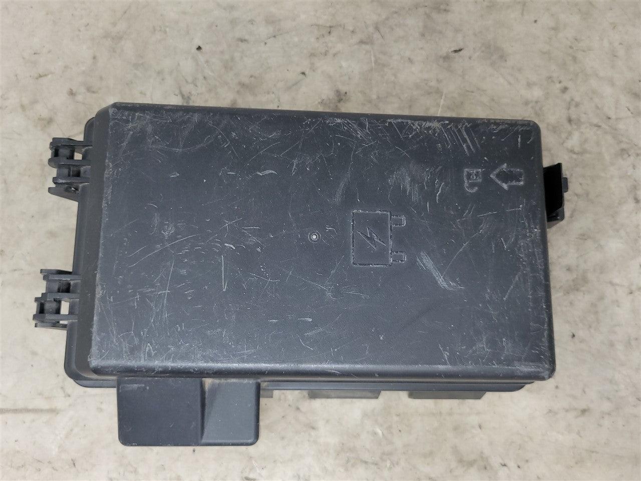 2005 CORVETTE ENGINE BAY FUSE BOX 10355736 34138 - image 1