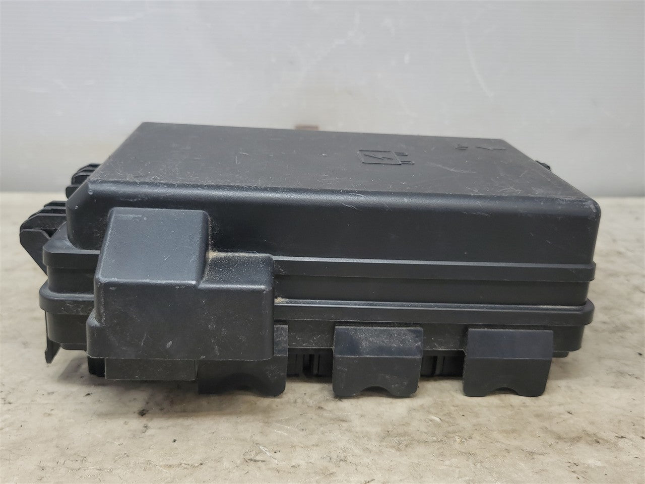 2005 CORVETTE ENGINE BAY FUSE BOX 10355736 34138 - image 2