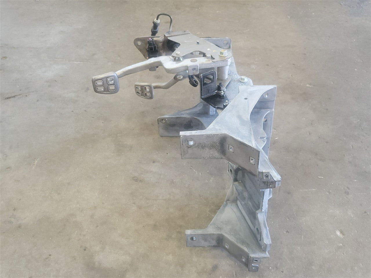 2005 CORVETTE CLUTCH & BRAKE PEDAL ASSEMBLY 52K MILES 34139 - image 4