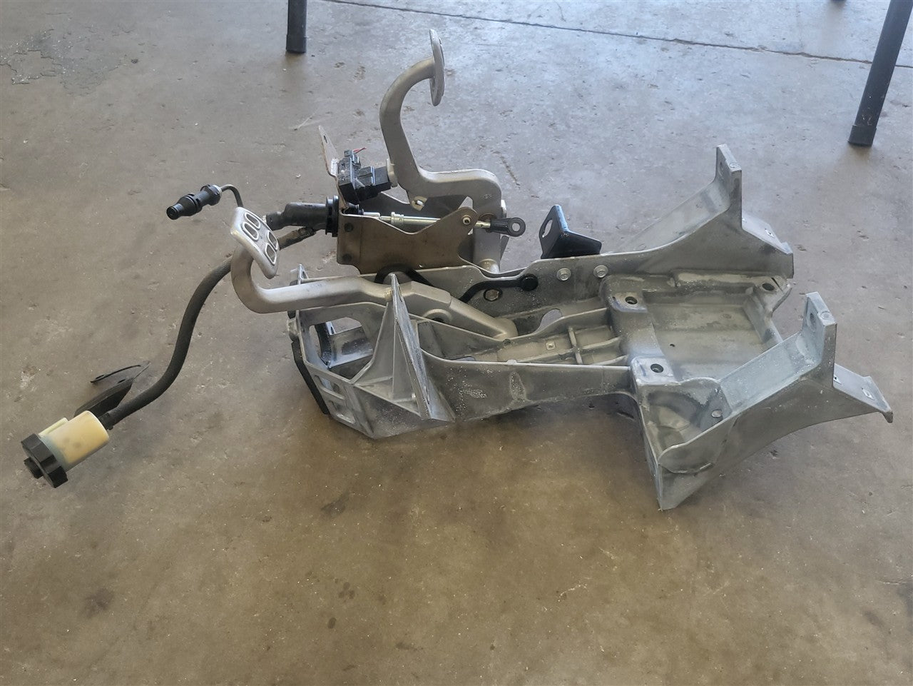 2005 CORVETTE CLUTCH & BRAKE PEDAL ASSEMBLY 52K MILES 34139 - image 11