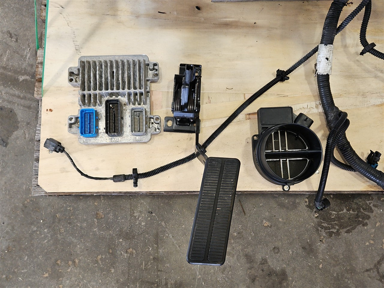 2005 CORVETTE LS2 6.0L ENGINE DROP OUT 52K W/ACCYS, WIRING, ECM, PEDAL 34141 - image 19
