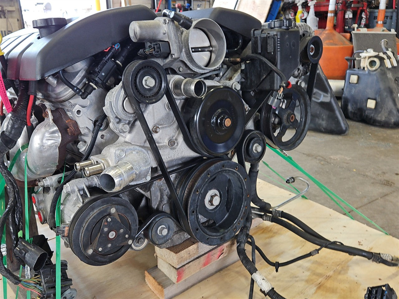 2005 CORVETTE LS2 6.0L ENGINE DROP OUT 52K W/ACCYS, WIRING, ECM, PEDAL 34141 - image 1