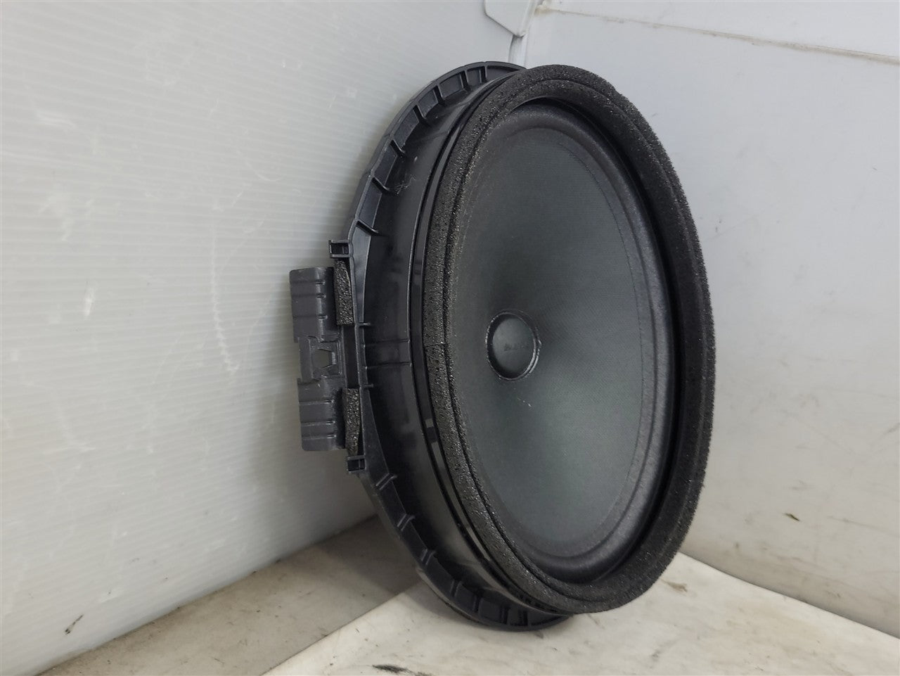2016 CAMARO FRONT DOOR BOSE SPEAKER 23125292 34147 - image 4