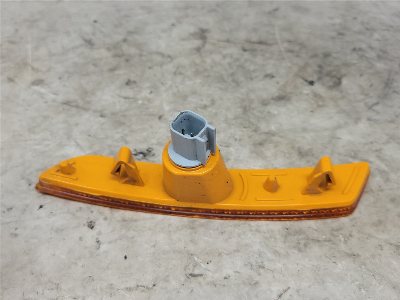 2016 CAMARO FRONT DRIVER AMBER MARKER LIGHT 34150 - image 7