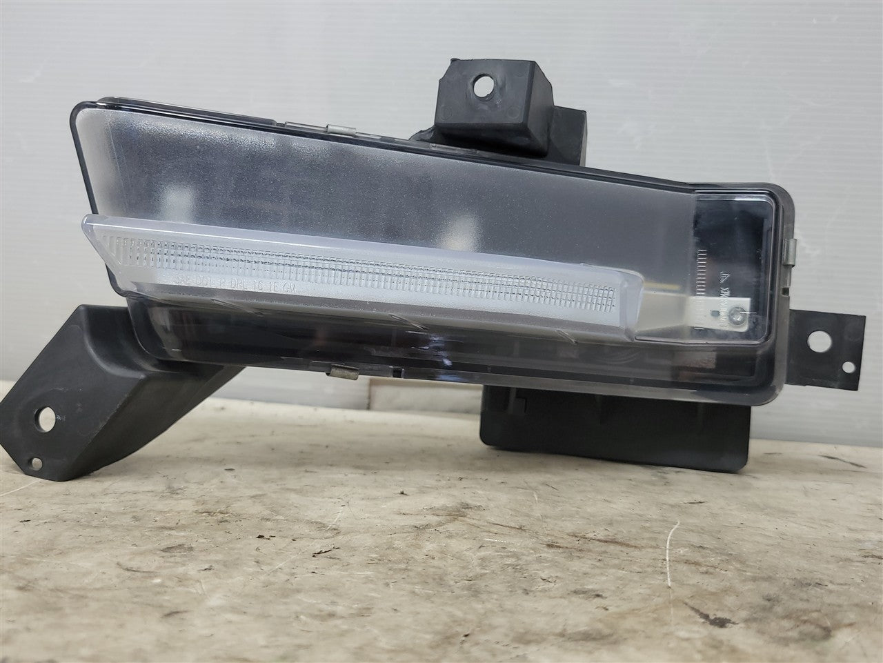 2016 CAMARO LH DAYTIME RUNNING LAMP DRL 23433655 34151 - image 4