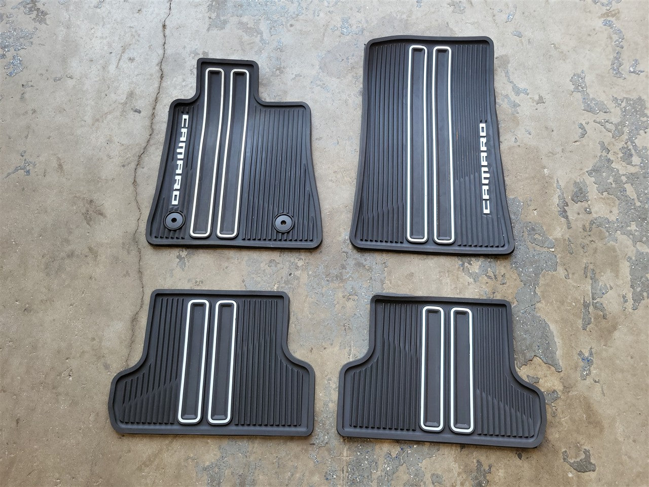 2016 CAMARO OEM GM FRONT AND REAR ALL WEATHER FLOOR MATS 34152 - image 1