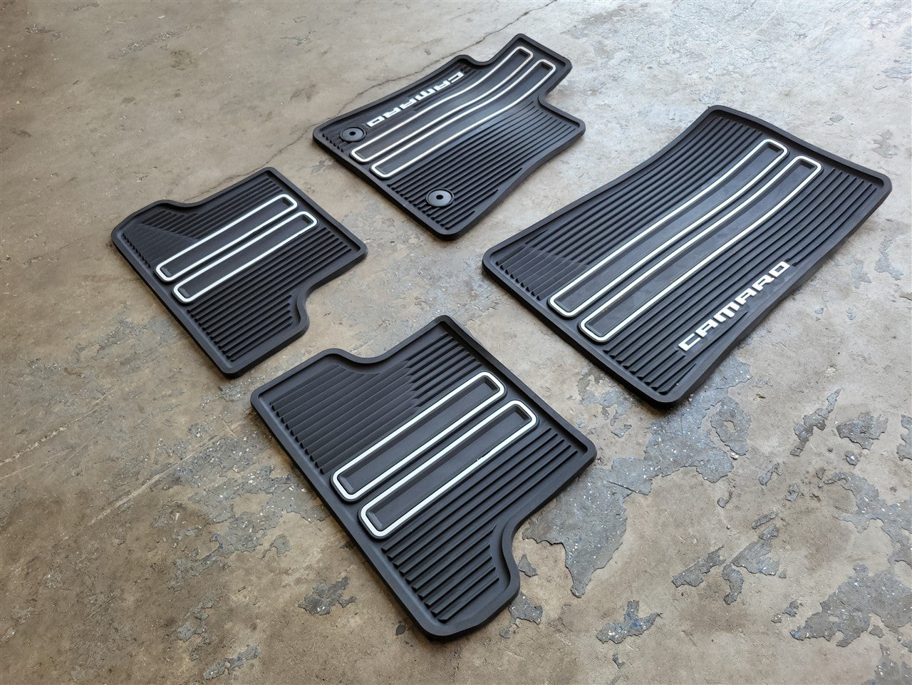 2016 CAMARO OEM GM FRONT AND REAR ALL WEATHER FLOOR MATS 34152 - image 3