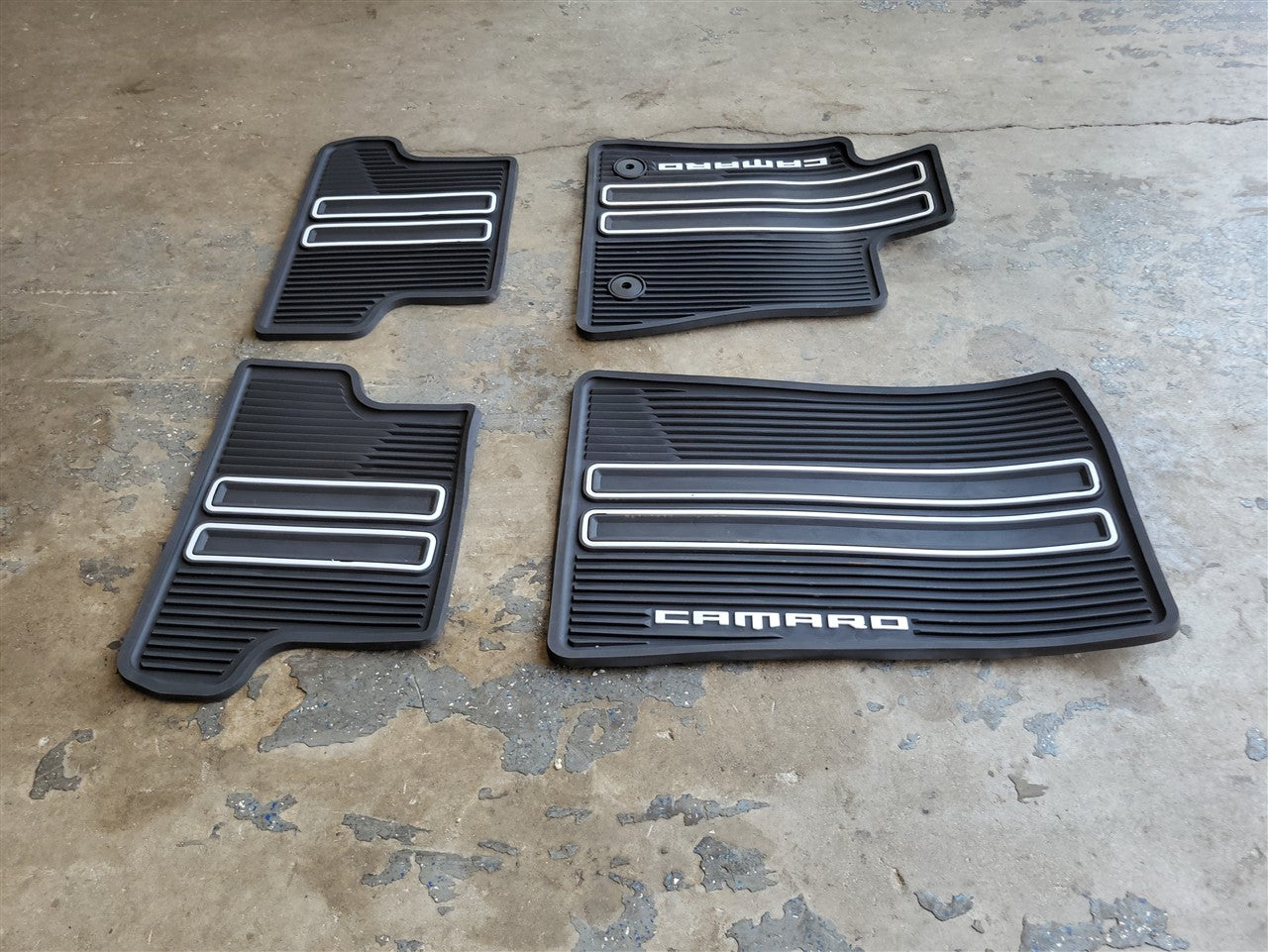 2016 CAMARO OEM GM FRONT AND REAR ALL WEATHER FLOOR MATS 34152 - image 4
