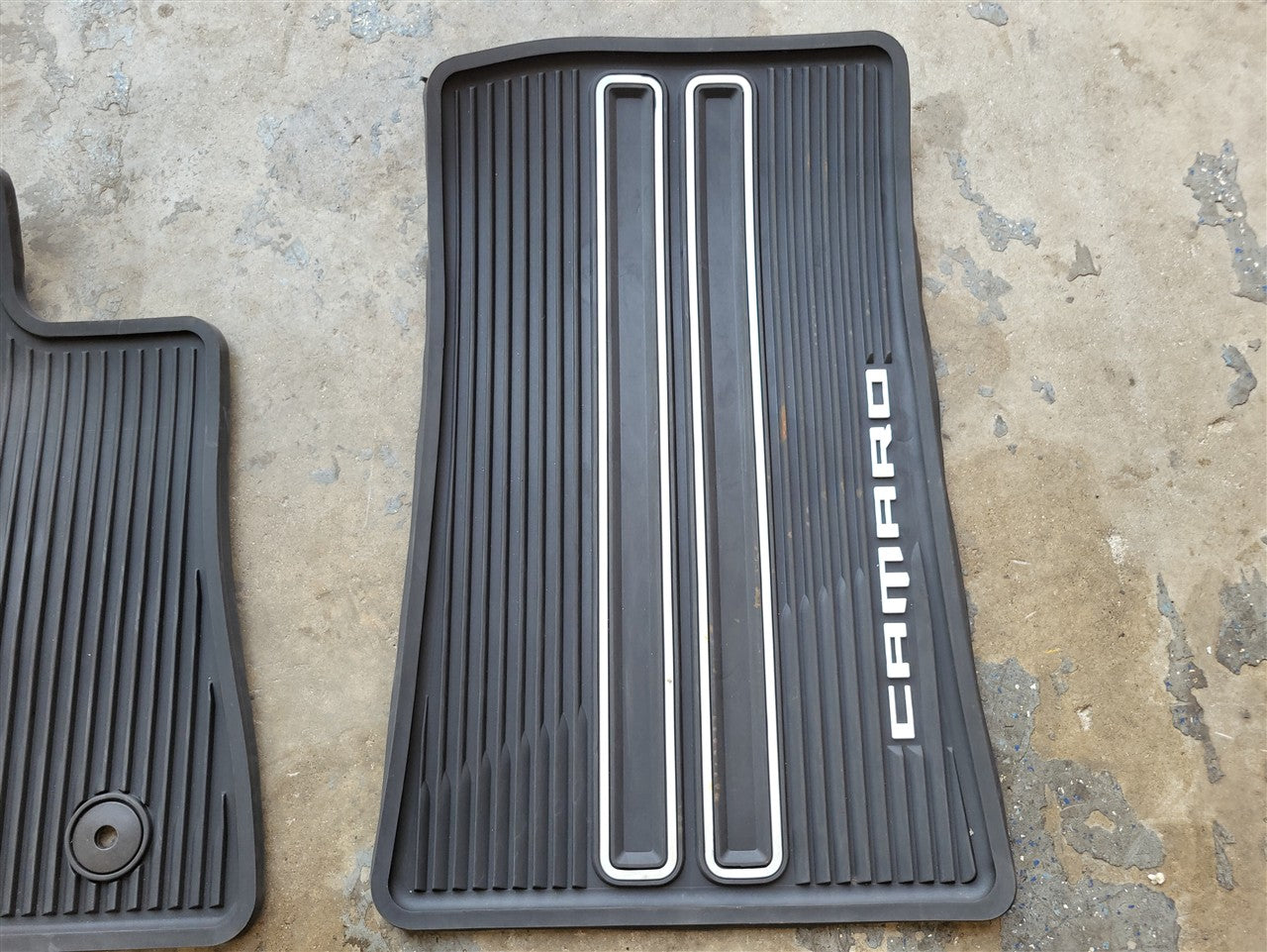2016 CAMARO OEM GM FRONT AND REAR ALL WEATHER FLOOR MATS 34152 - image 11