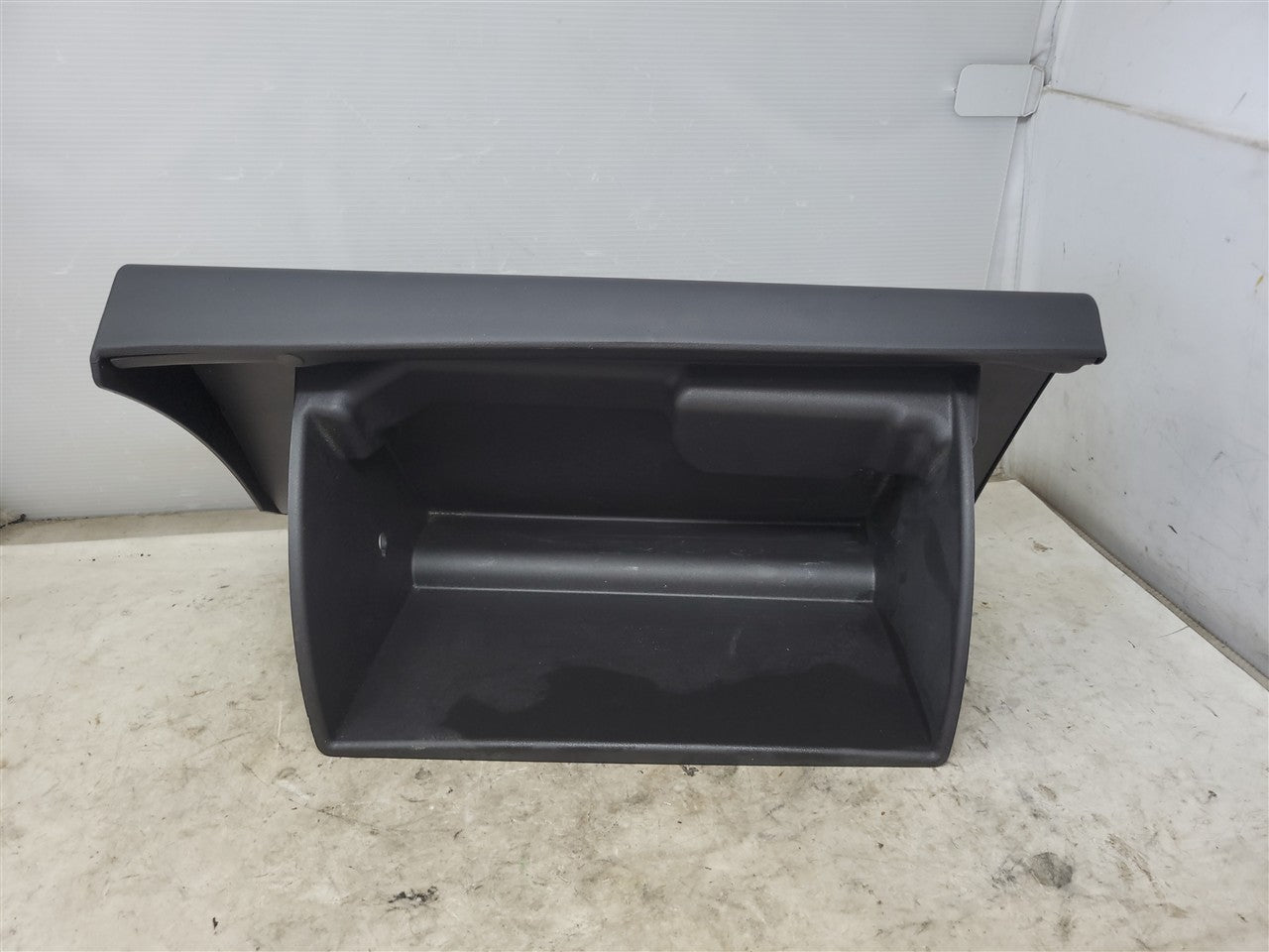 2016 CAMARO GLOVE BOX WITH LATCH BLACK 84208163 34153 - image 7