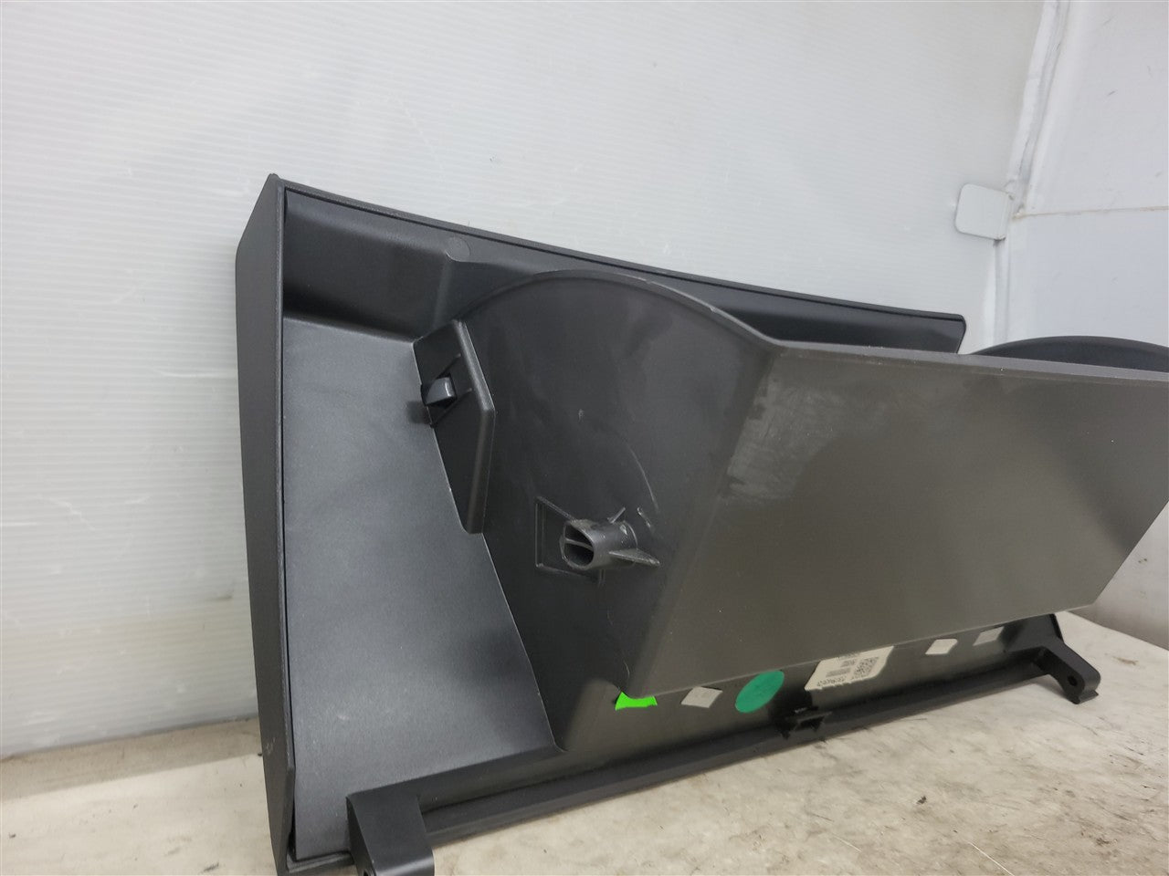 2016 CAMARO GLOVE BOX WITH LATCH BLACK 84208163 34153 - image 10