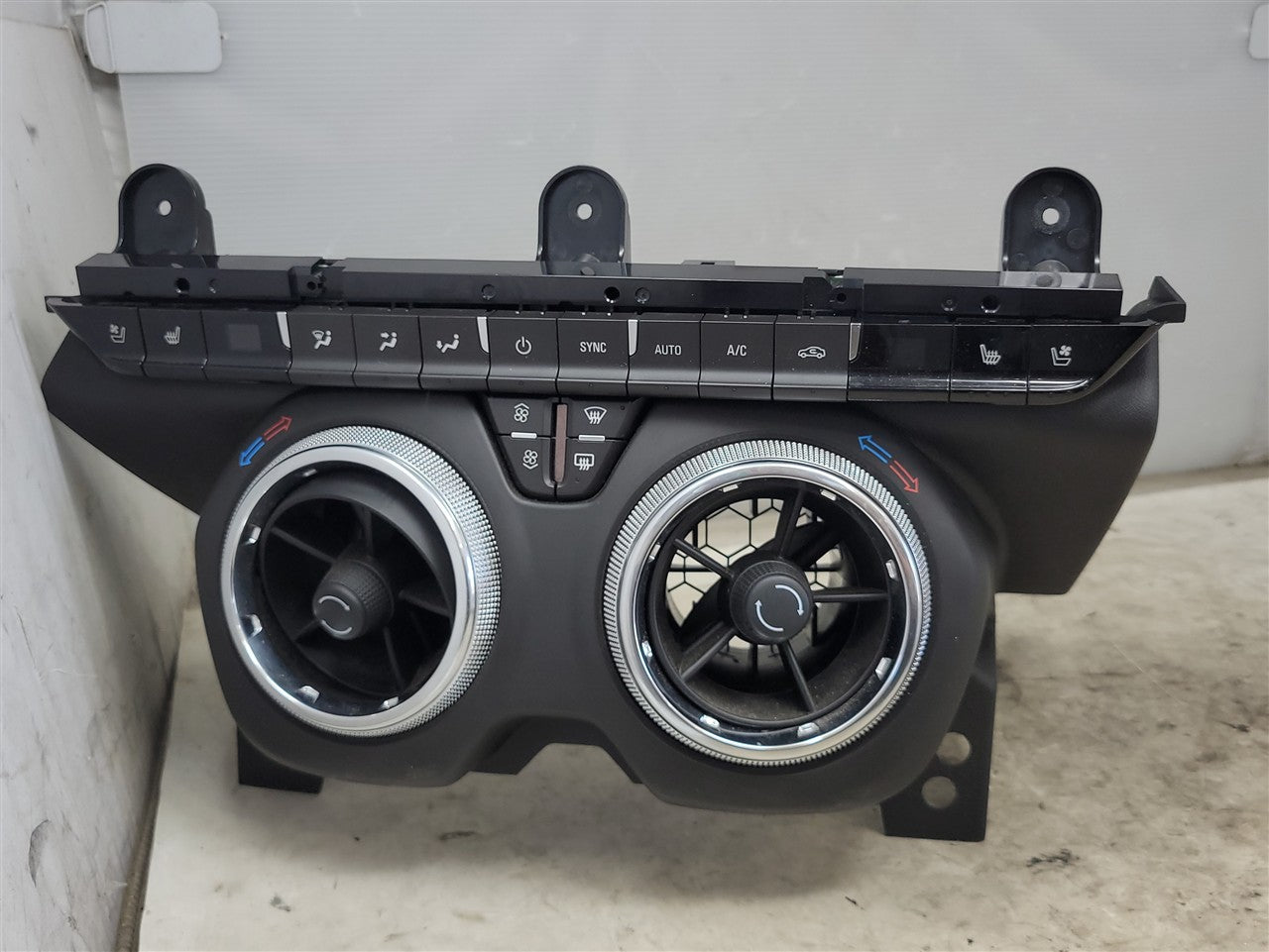 2016 CAMARO DUAL ZONE TEMPERATURE CONTROLS HEAT 34154 - image 1