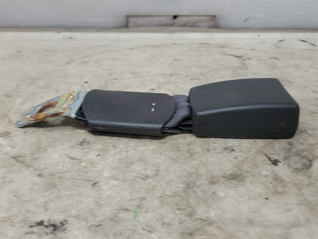 2016 CAMARO REAR SEAT BELT BUCKLE FITS LH OR RH 34160 - image 4