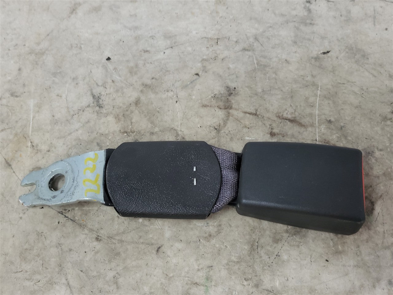2016 CAMARO REAR SEAT BELT BUCKLE FITS LH OR RH 34161 - image 1