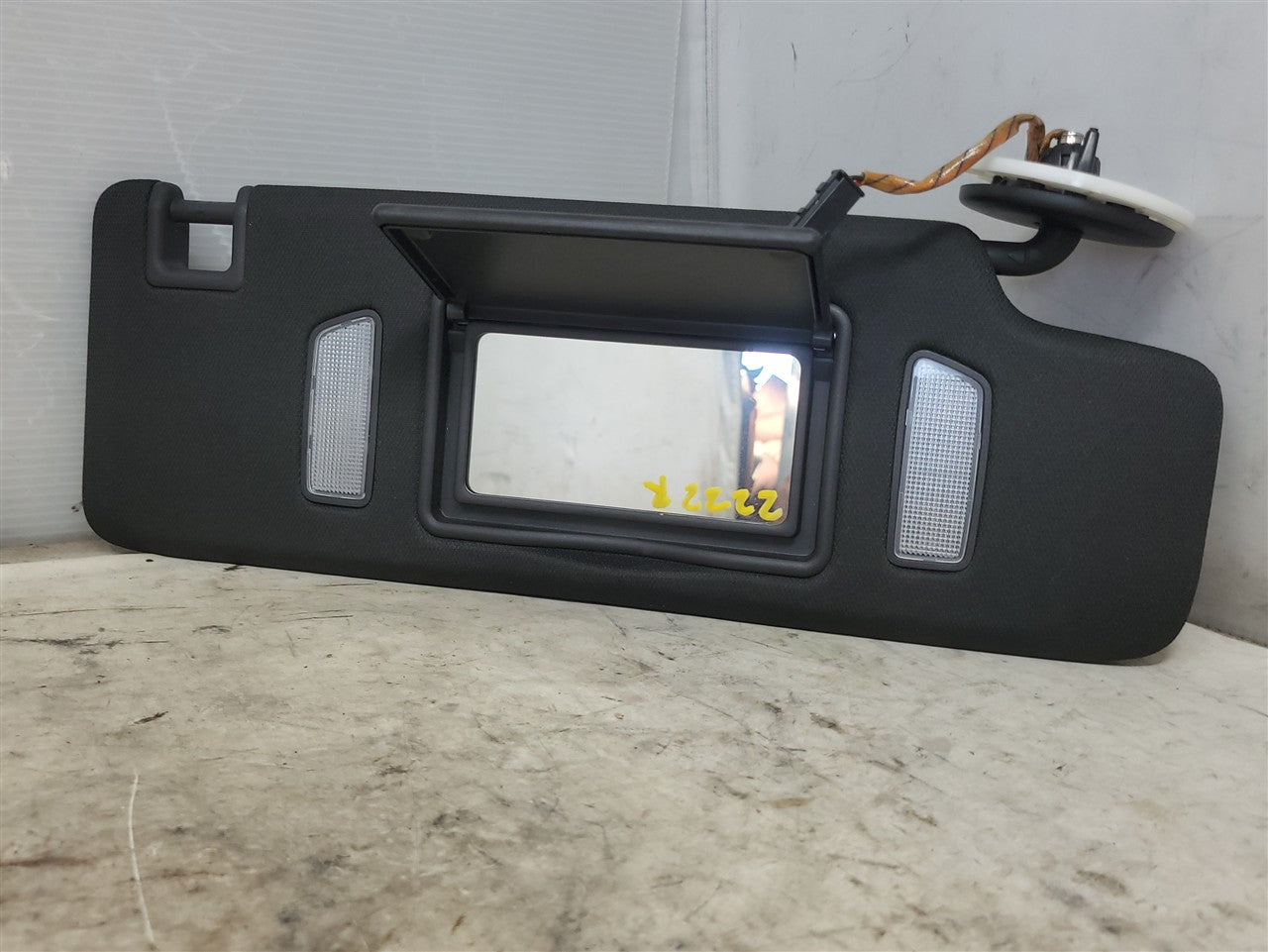 2016 CAMARO LIGHTED SUN VISORS PAIR LH RH BLACK 34167 - image 6
