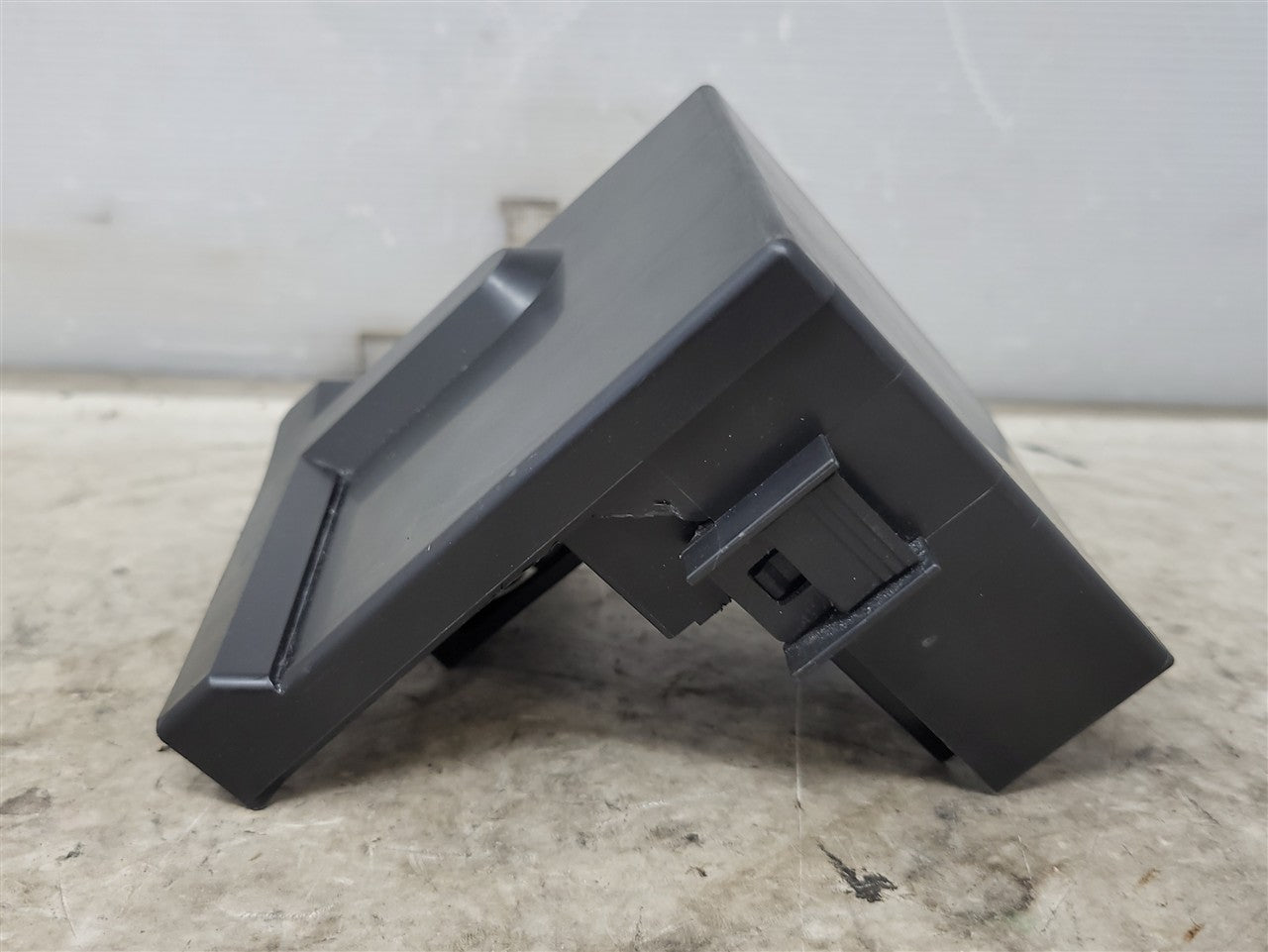 2016 CAMARO BATTERY FUSE JUNCTION BLOCK 84081785 34170 - image 2