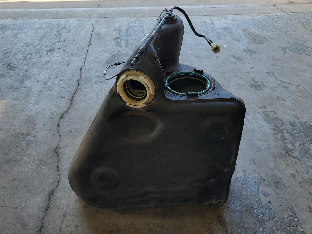 2005 CORVETTE RH PASSENGER GAS FUEL TANK 10310017 34178 - image 1