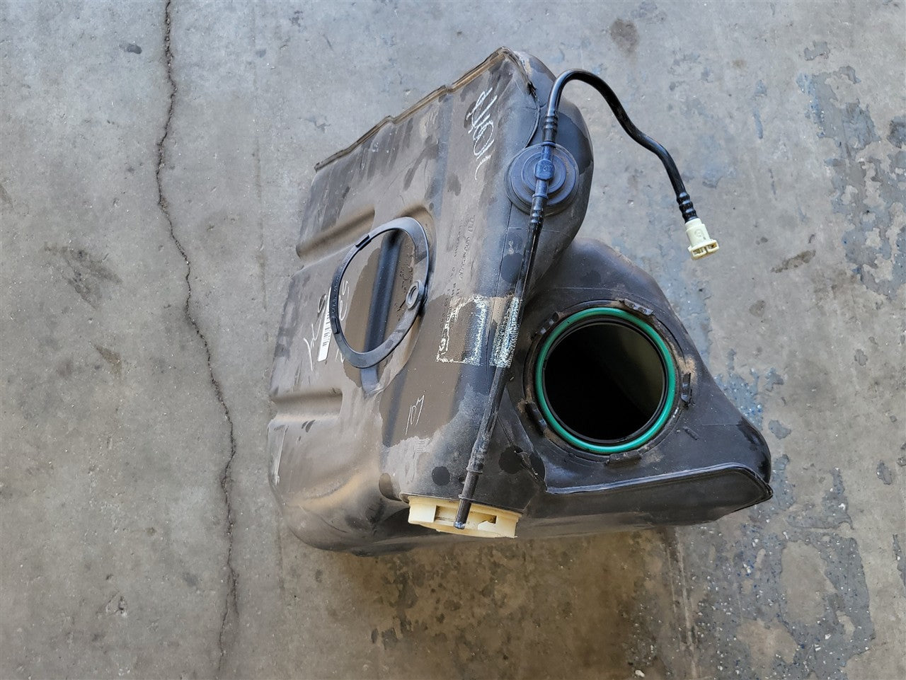 2005 CORVETTE RH PASSENGER GAS FUEL TANK 10310017 34178 - image 9