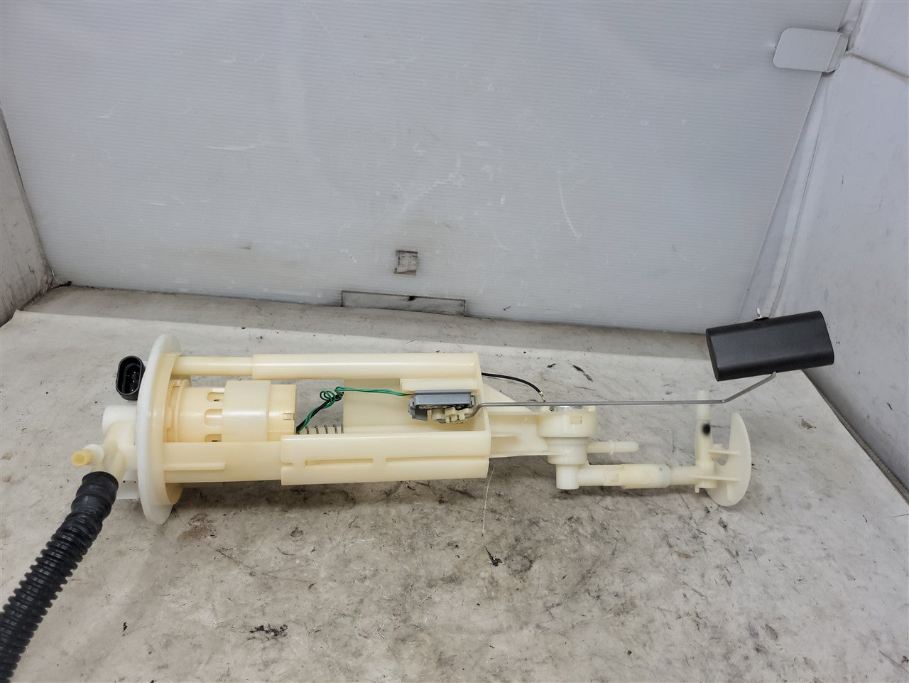 RH FUEL TANK TRANSFER PUMP ASSEMBLY 34179 - image 9