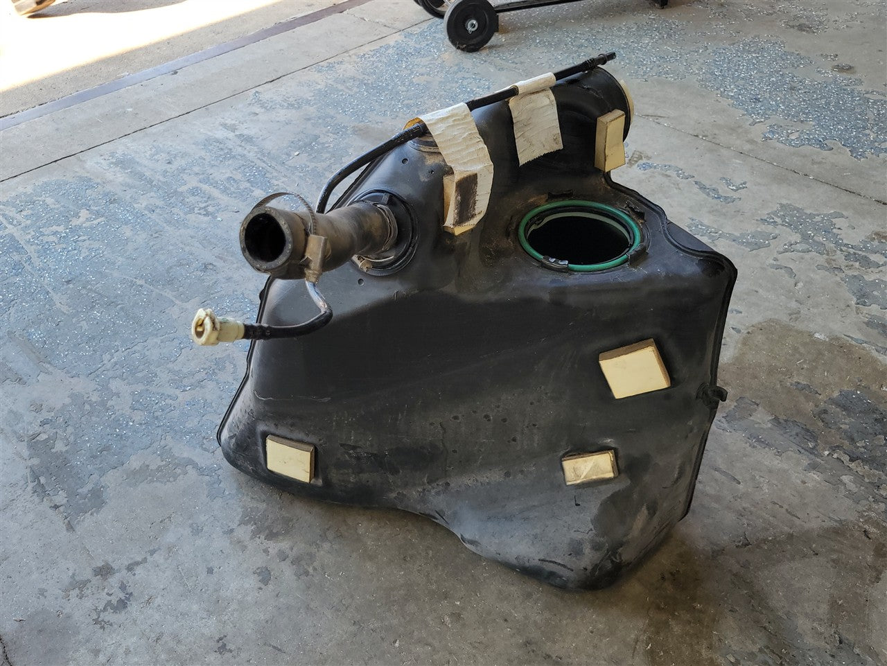 2005 CORVETTE LH DRIVER GAS FUEL TANK 10310015 34180 - image 8
