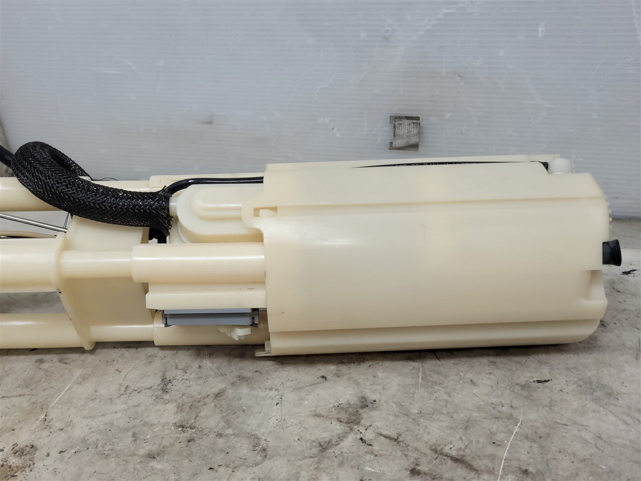 LH DRIVER IN TANK MAIN FUEL PUMP 15231468 34184 - image 6