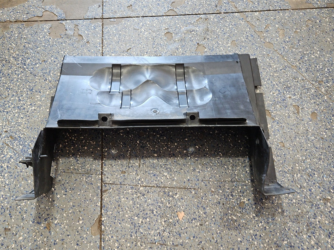 2005 CORVETTE FRONT RADIATOR SHROUD AIR BAFFLE DEFLECTOR 10305278 34186 - image 3