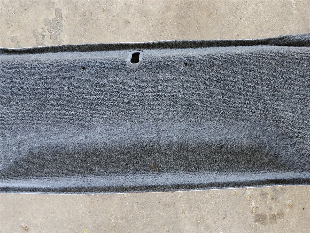 2005 CORVETTE REAR HATCH TRUNK CARPET PANEL OVER LATCH 15218118 34187 - image 7