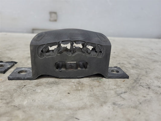 1999 CORVETTE OEM REAR EXHAUST MUFFLER HANGER RUBBER MOUNT PAIR LH RH 34193 - image 2