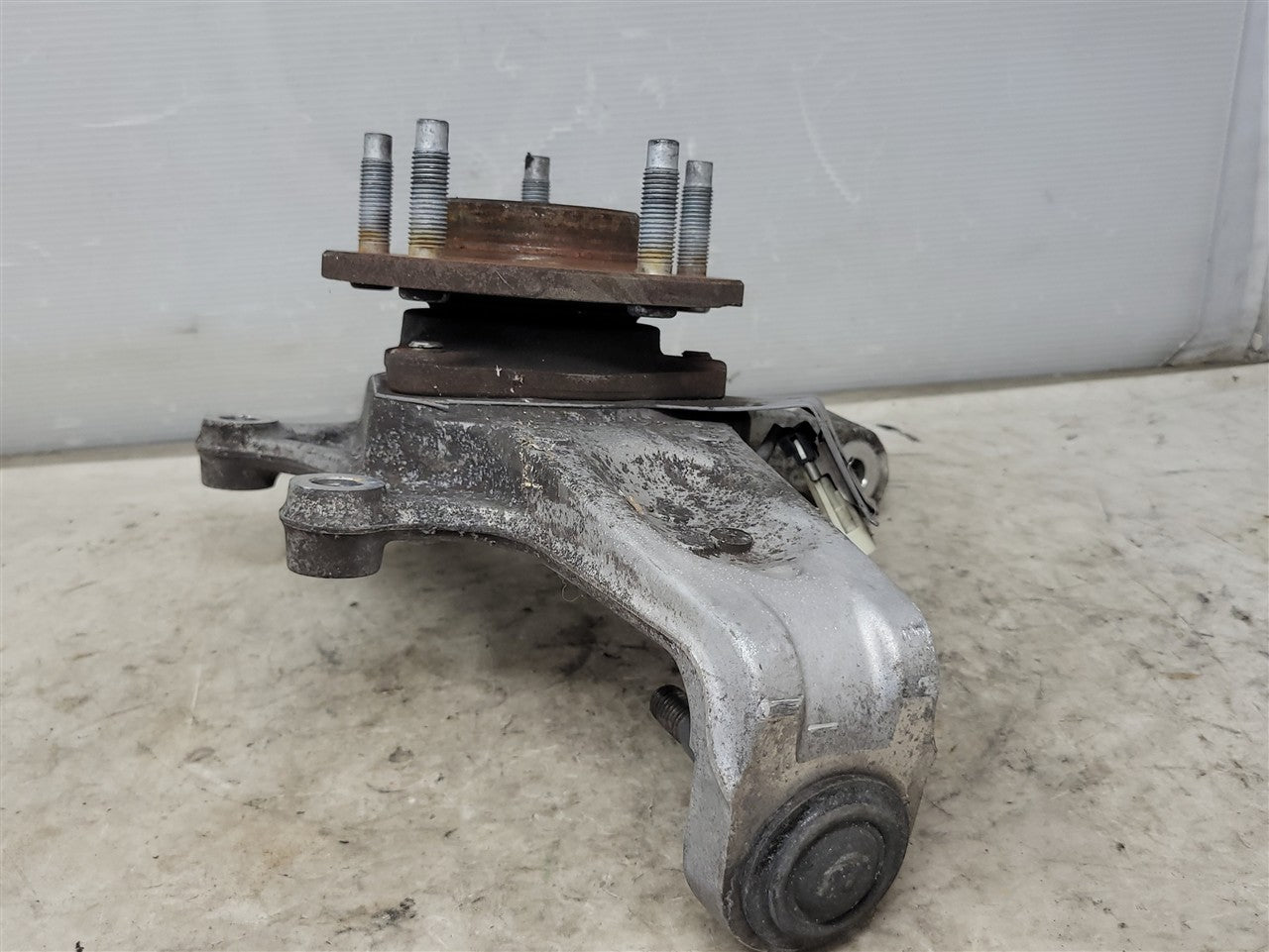 1999 CORVETTE LH DRIVER FRONT SPINDLE & HUB 64K MI 34194 - image 6