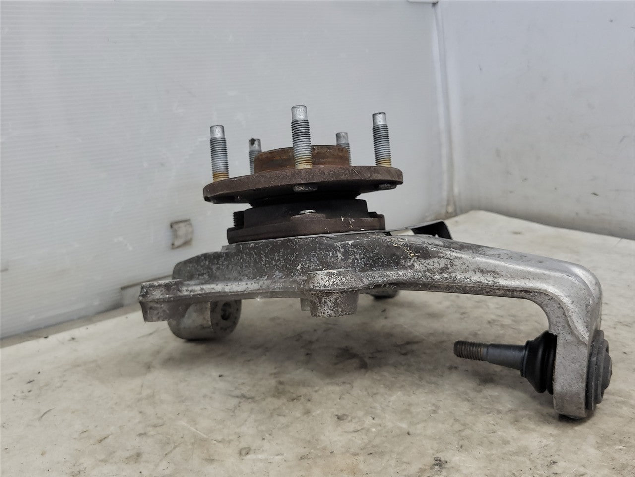 1999 CORVETTE LH DRIVER FRONT SPINDLE & HUB 64K MI 34194 - image 7