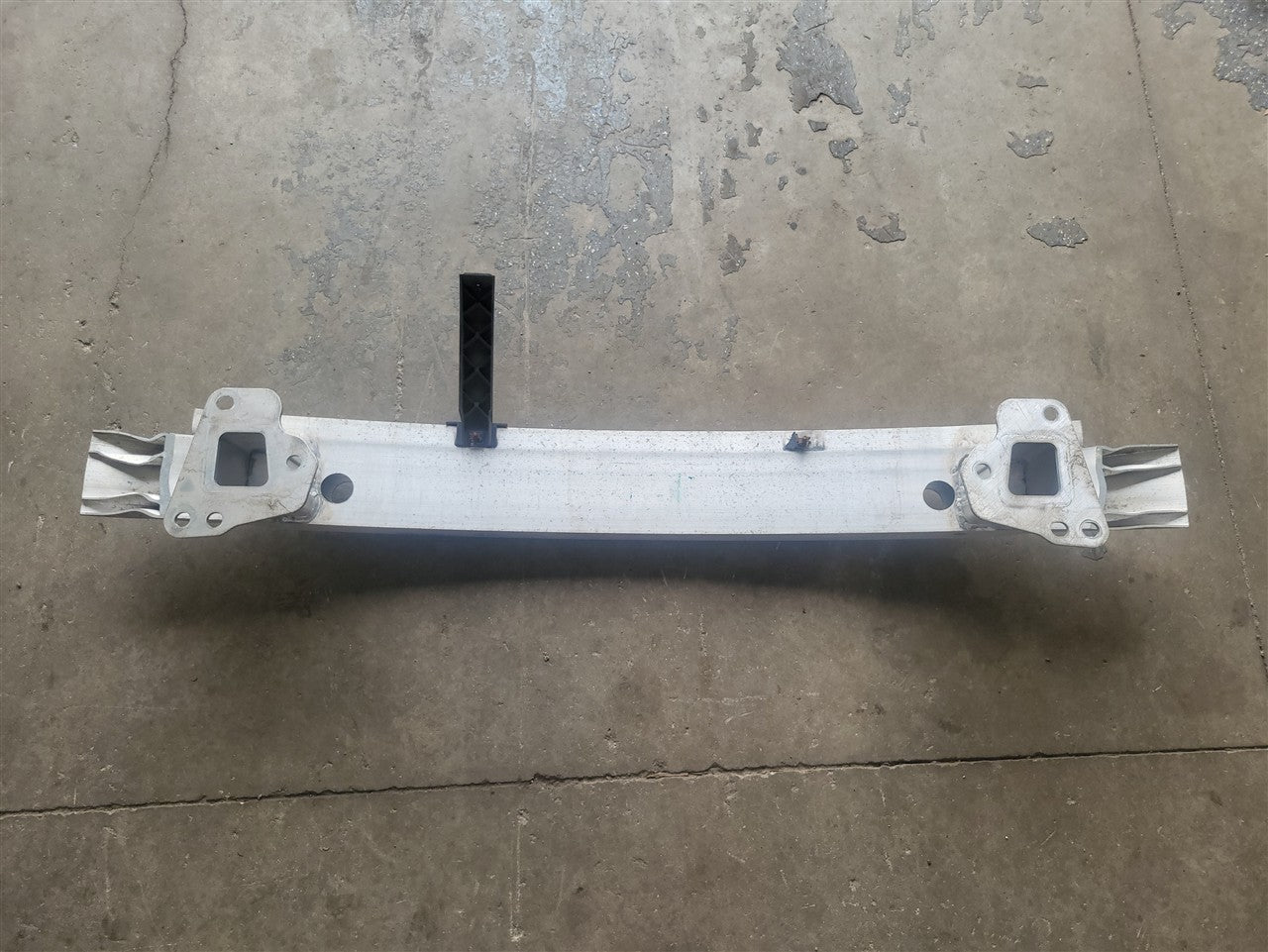 2016 CAMARO SS REAR BUMPER QUAD OUTLET BLACK GBA 4S1 34197 - image 14