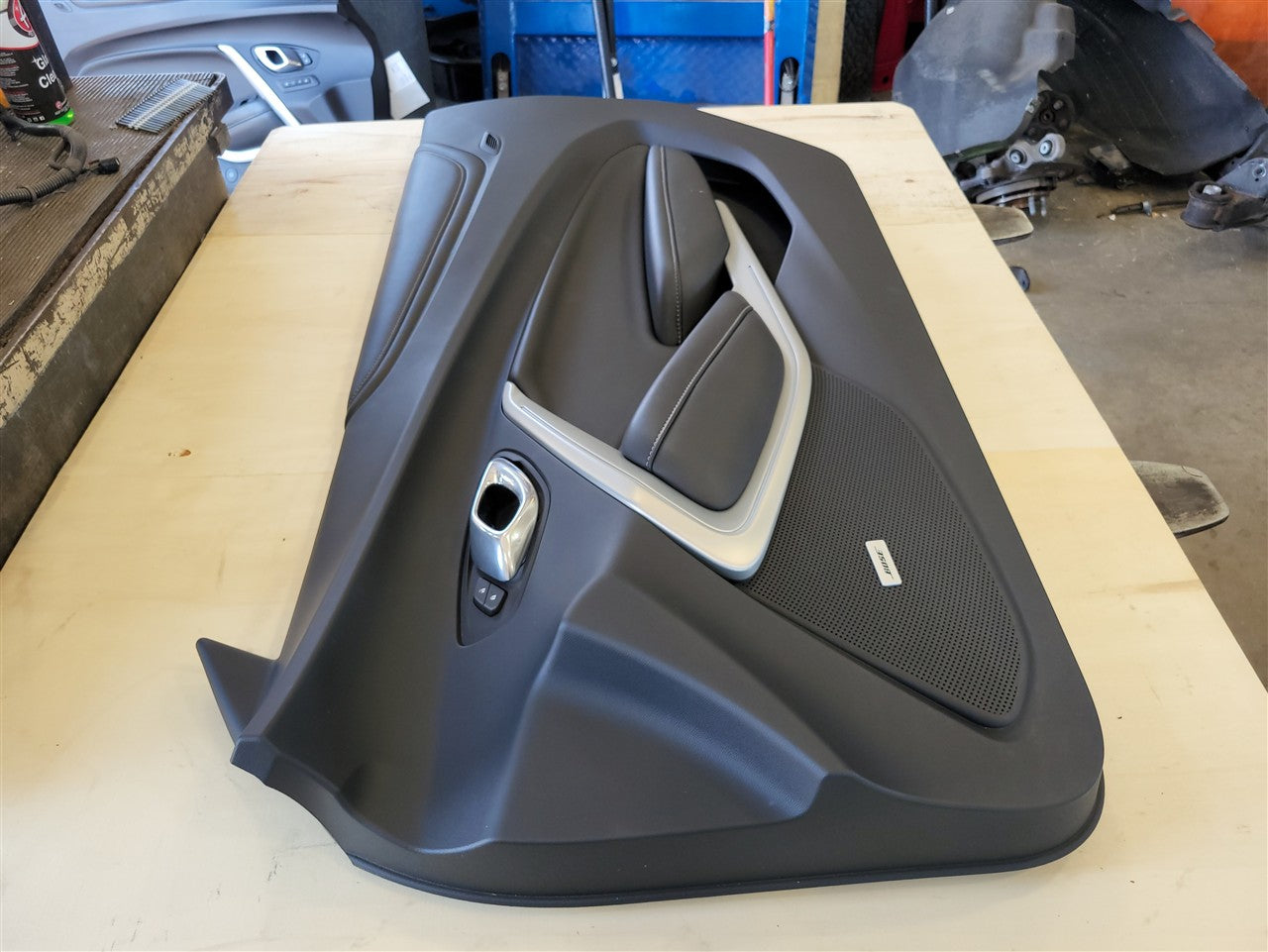 2016 CAMARO RH FRONT DOOR PANEL TRIM 2SS COUPE 34198 - image 4
