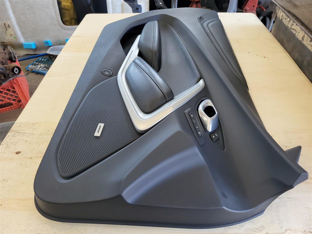 2016 CAMARO LH FRONT DOOR PANEL TRIM 2SS COUPE 34199 - image 2