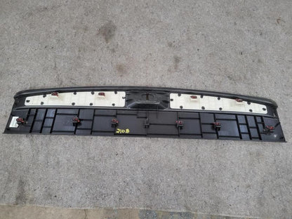 2015 YUKON REAR CARGO SILL SCRUFF TRIM PLATE 341 - image 10