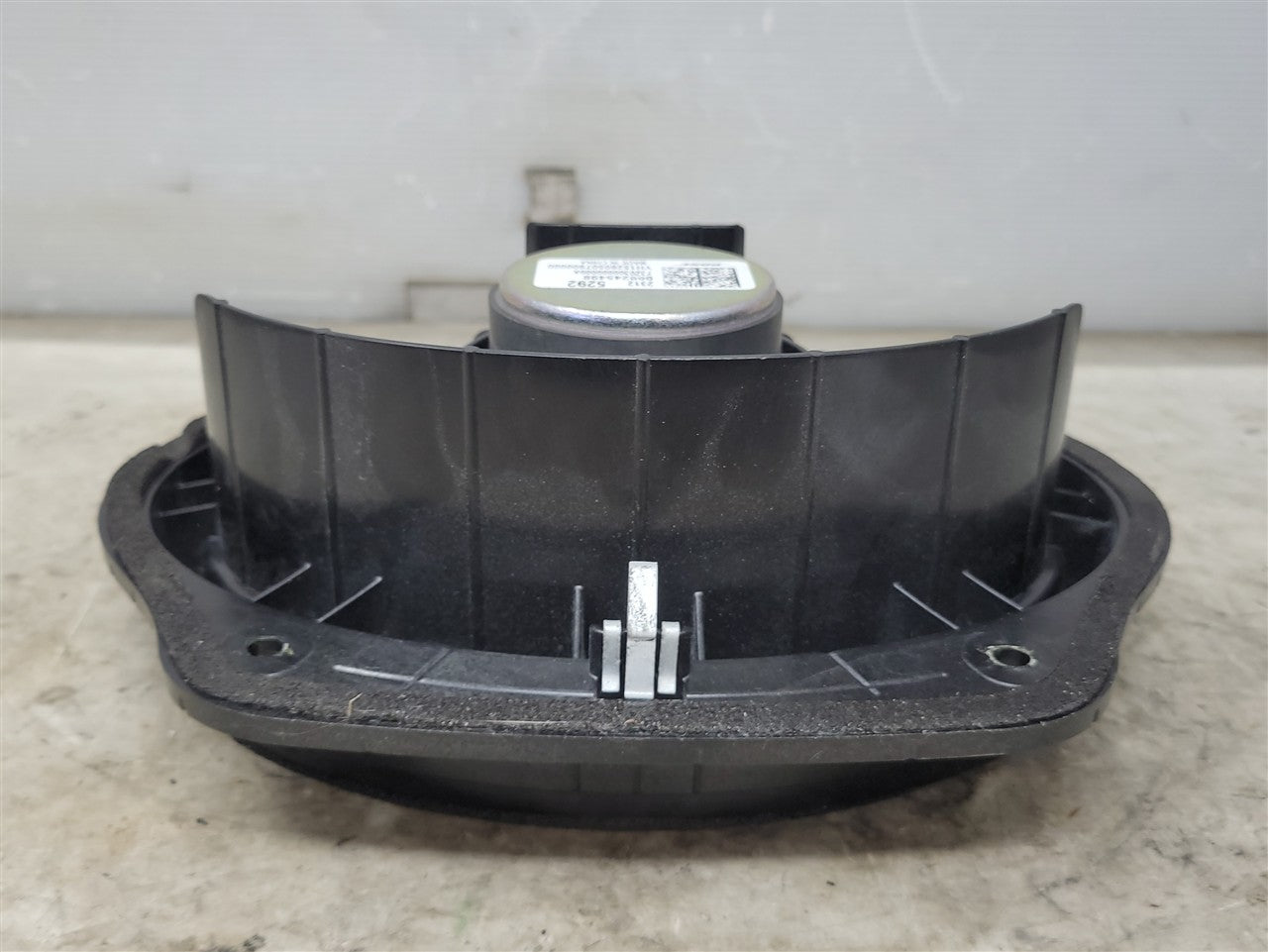 2016 CAMARO FRONT DOOR BOSE SPEAKER 23125292 34200 - image 8