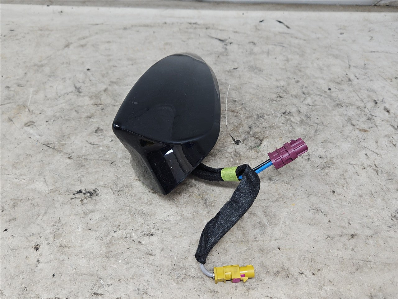 2016 CAMARO SHARK FIN ANTENNA BLACK GBA 23275786 34202 - image 2