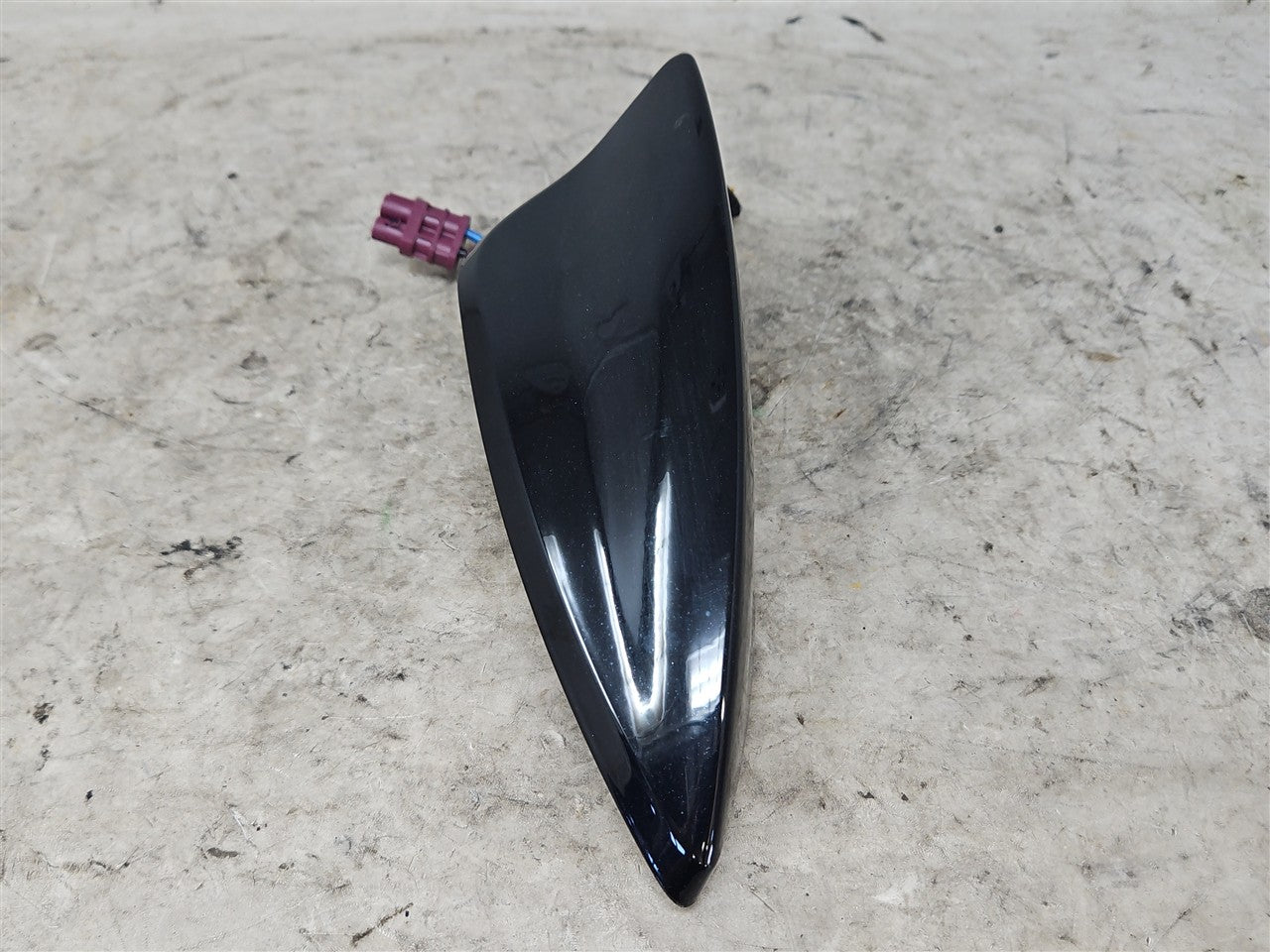 2016 CAMARO SHARK FIN ANTENNA BLACK GBA 23275786 34202 - image 4