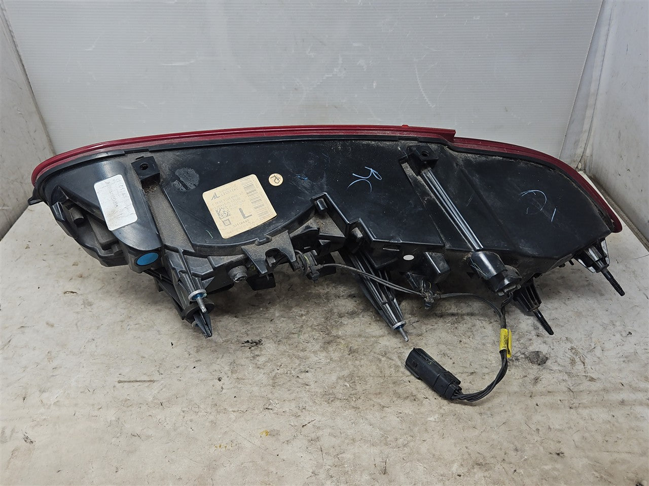 2016 CAMARO LH DRIVER TAIL LIGHT LAMP 34203 - image 3