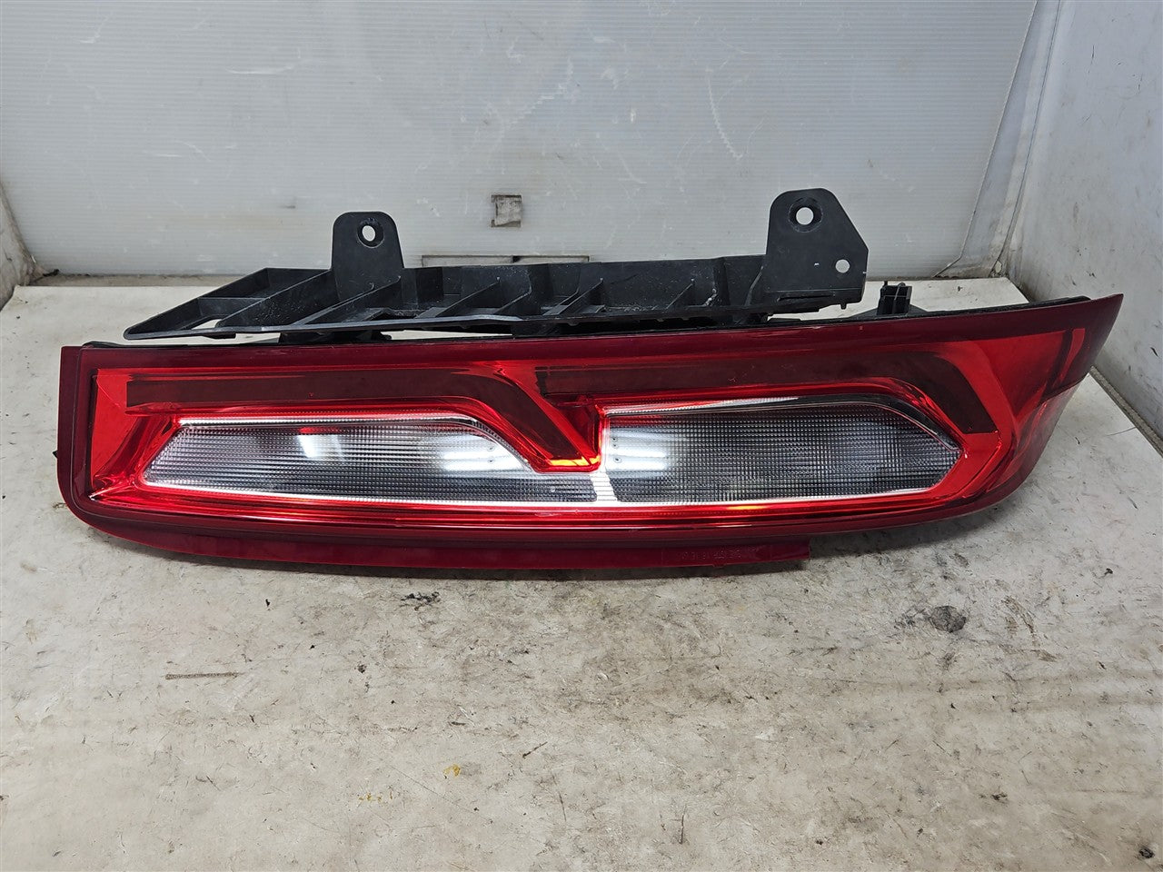 2016 CAMARO LH DRIVER TAIL LIGHT LAMP 34203 - image 8