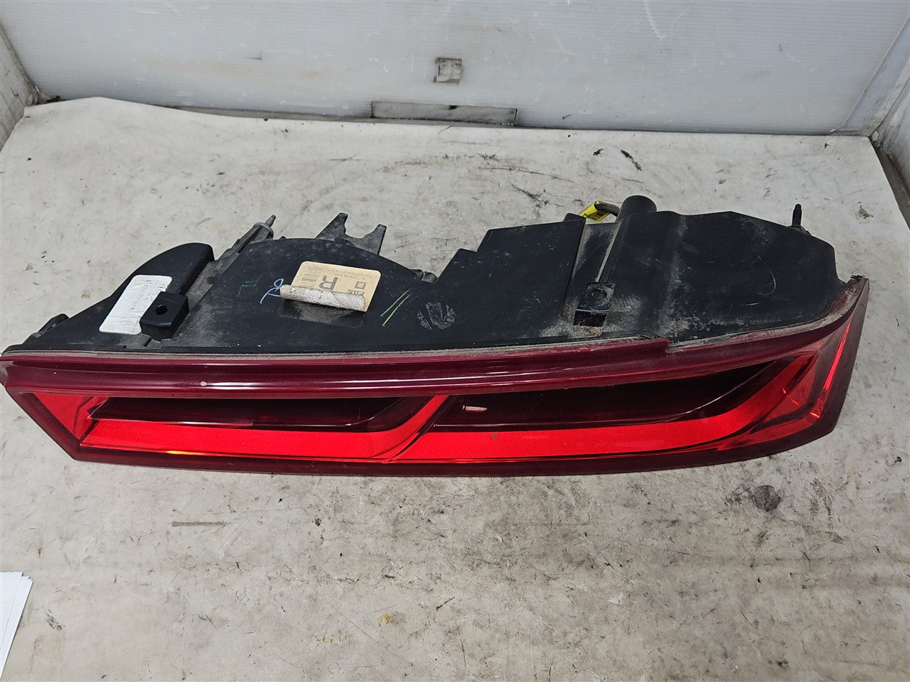 2016 CAMARO RH PASSENGER TAIL LIGHT 34204 - image 5