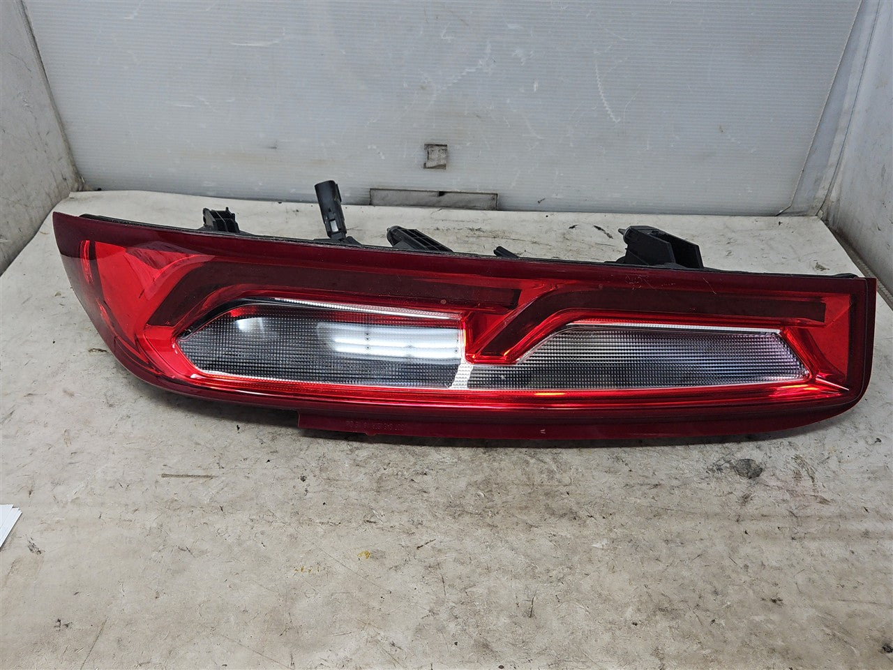 2016 CAMARO RH PASSENGER TAIL LIGHT 34204 - image 6
