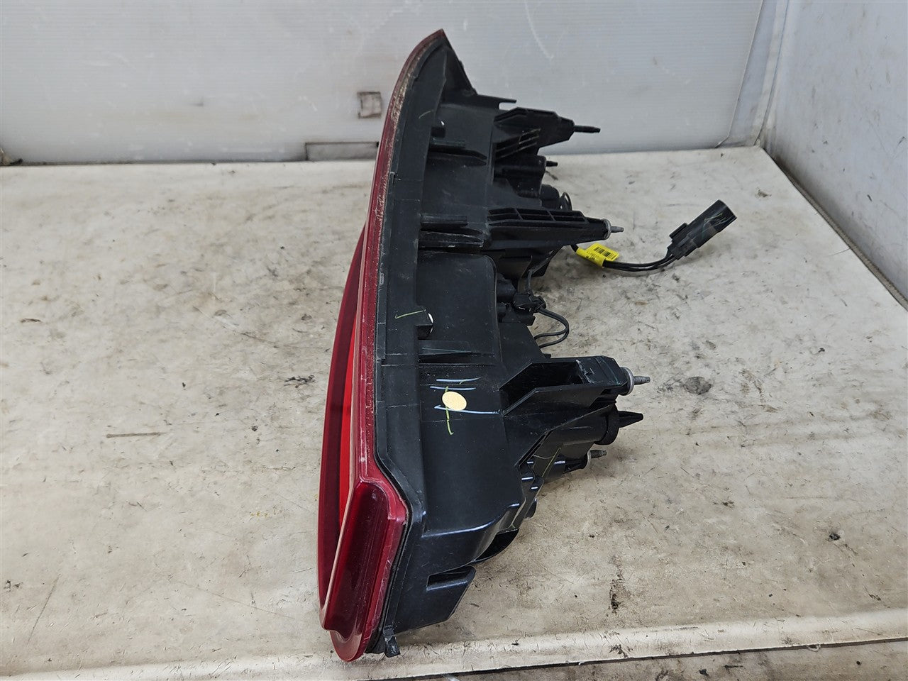 2016 CAMARO RH PASSENGER TAIL LIGHT 34204 - image 9