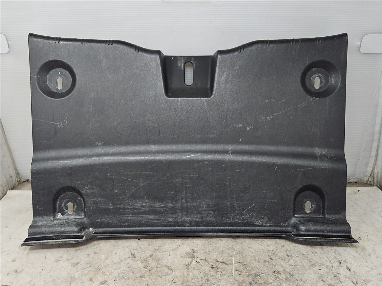 2016 CAMARO TRUNK FINISH PANEL LATCH TRIM COUPE 34208 - image 1